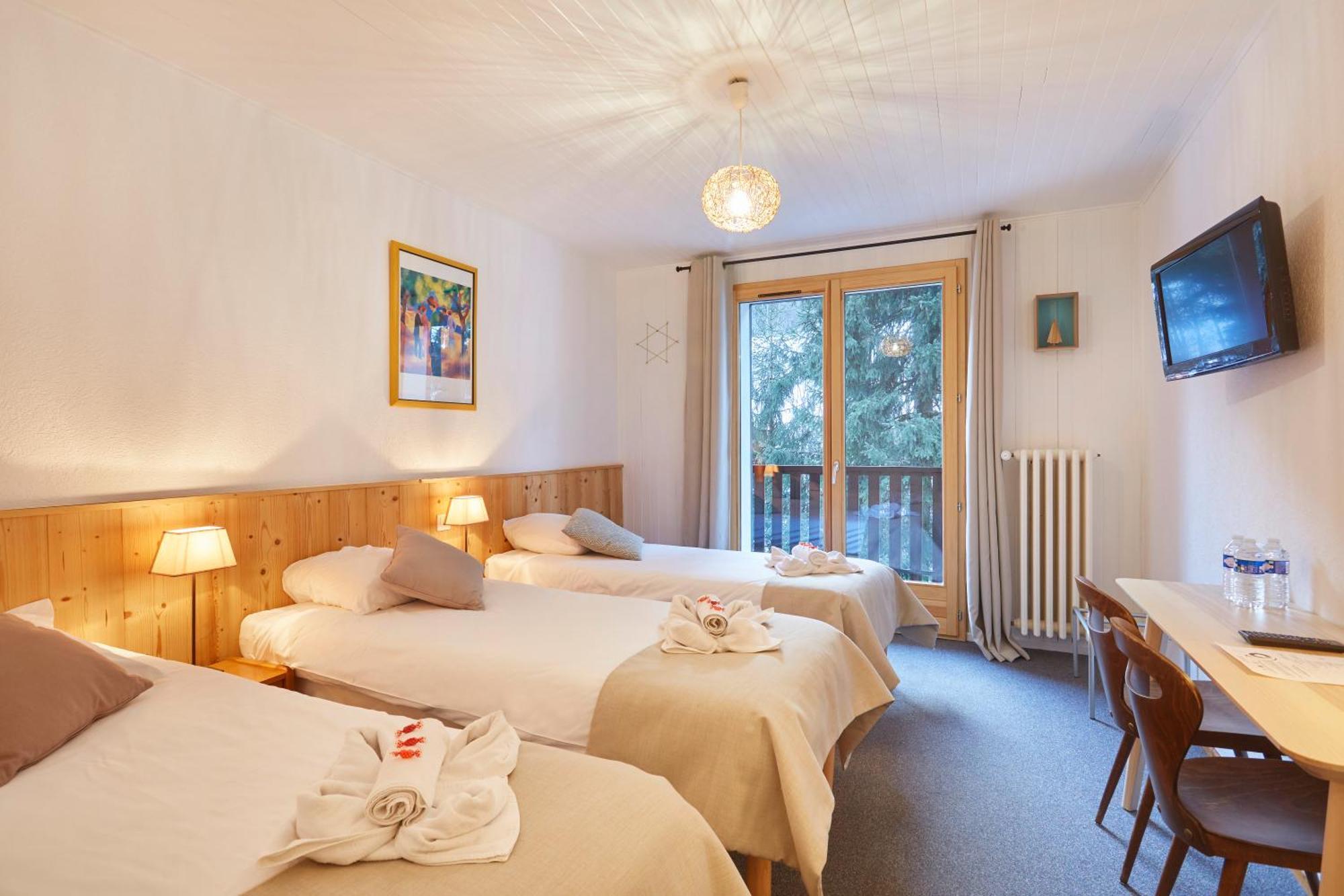 Hotel Eliova L'Eau Vive Châtel Екстериор снимка