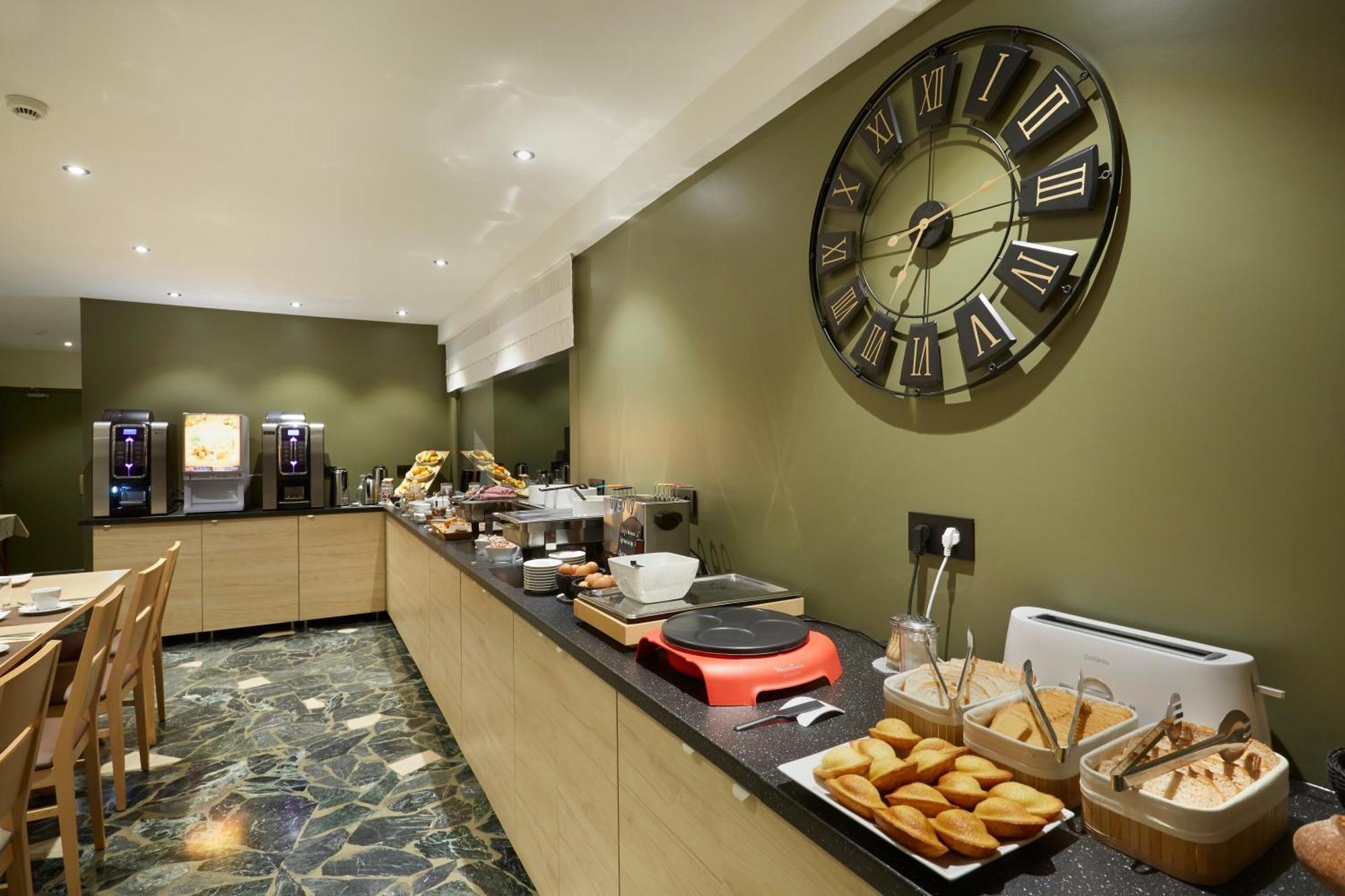 Hotel Eliova L'Eau Vive Châtel Екстериор снимка