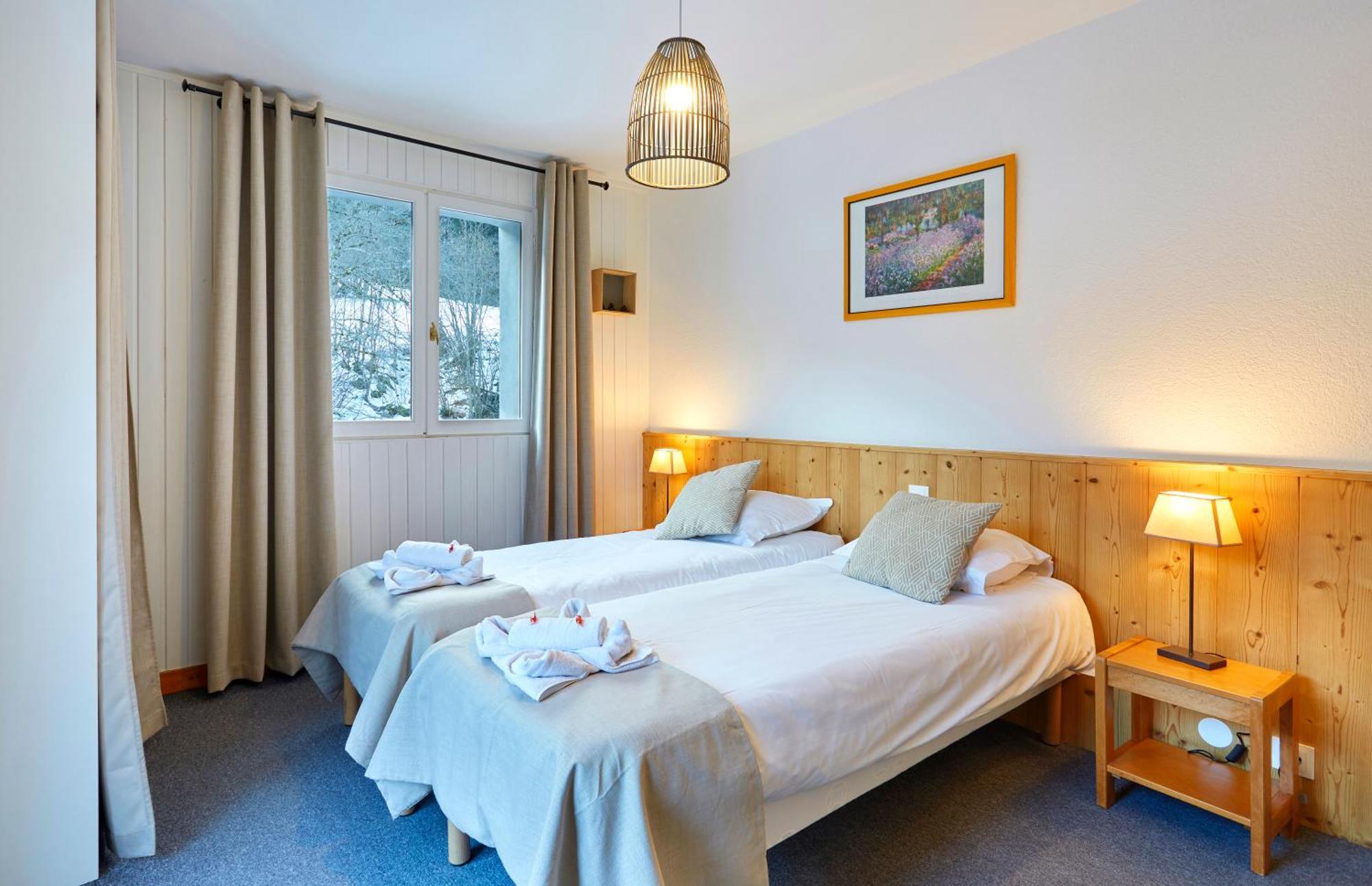 Hotel Eliova L'Eau Vive Châtel Екстериор снимка