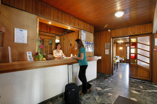 Hotel Eliova L'Eau Vive Châtel Екстериор снимка