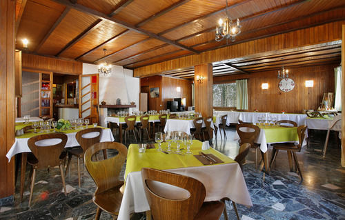 Hotel Eliova L'Eau Vive Châtel Екстериор снимка
